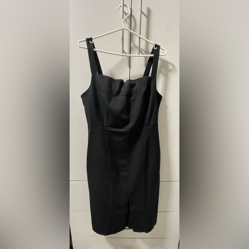 📦 black slit dress